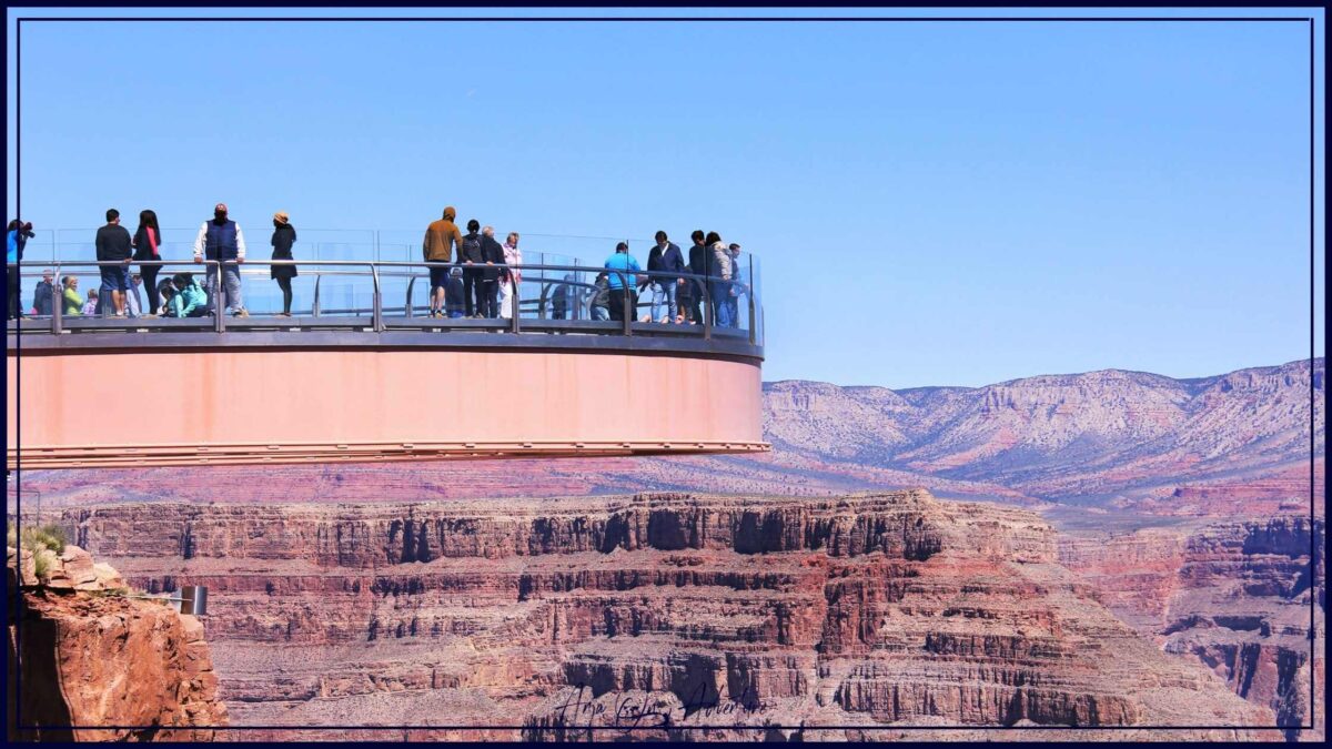 Selection of cheapest Grand Canyon helicopter tours from Las Vegas, Nevada. Here you will find best helicopter tours from Las Vegas. Take in stunning views of Lake Mead, Hoover Dam, or walk on Skywalk. Helicopter ride over Grand Canyon is a must do when in Arizona. Anja On Adventure shares the best Las Vega to Grand Canyon helicopter tours. | Grand Canyon helicopter view | Helicopter tour | Las Vegas Strip | Grand Canyon | Las Vegas #skywalk #coloradoriver #helicopterview #budgettravel